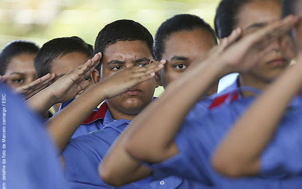 A estupidez da militarização das escolas