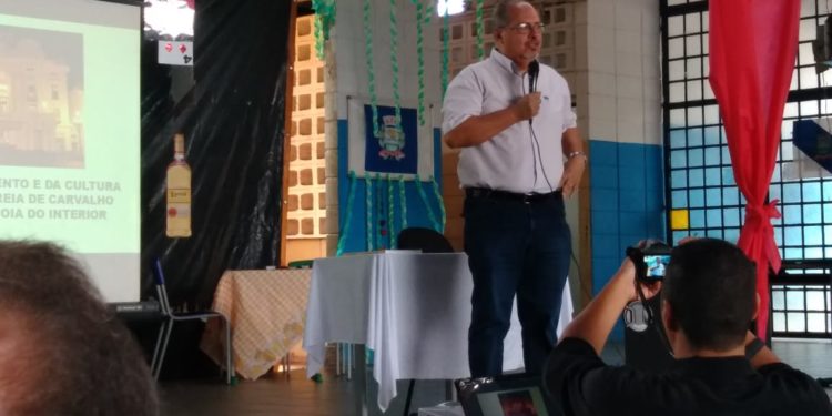 Escola pública de Ribeirão Preto dá aula de produção cultural