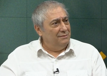 Entrevista com professor Tadeu Terra e música da banda Kilotones