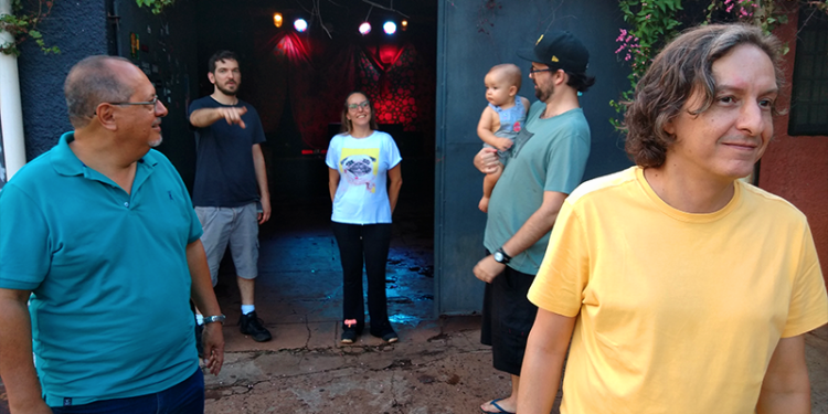 A festa pega fogo na Fábrica de Extintores