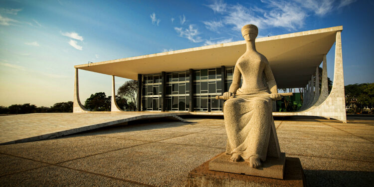 O direito à vida está acima do direito aos cultos