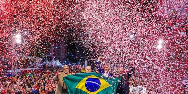 É necessário liquidar a fatura já no primeiro turno