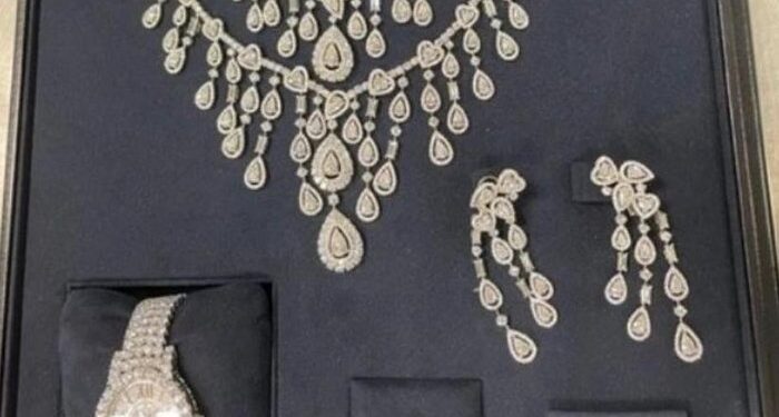 Joias da Arábia e promiscuidade escancarada