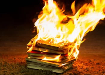 Armas sim, livros não!